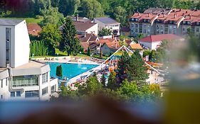 Apartment & Rooms Vila Toplissa